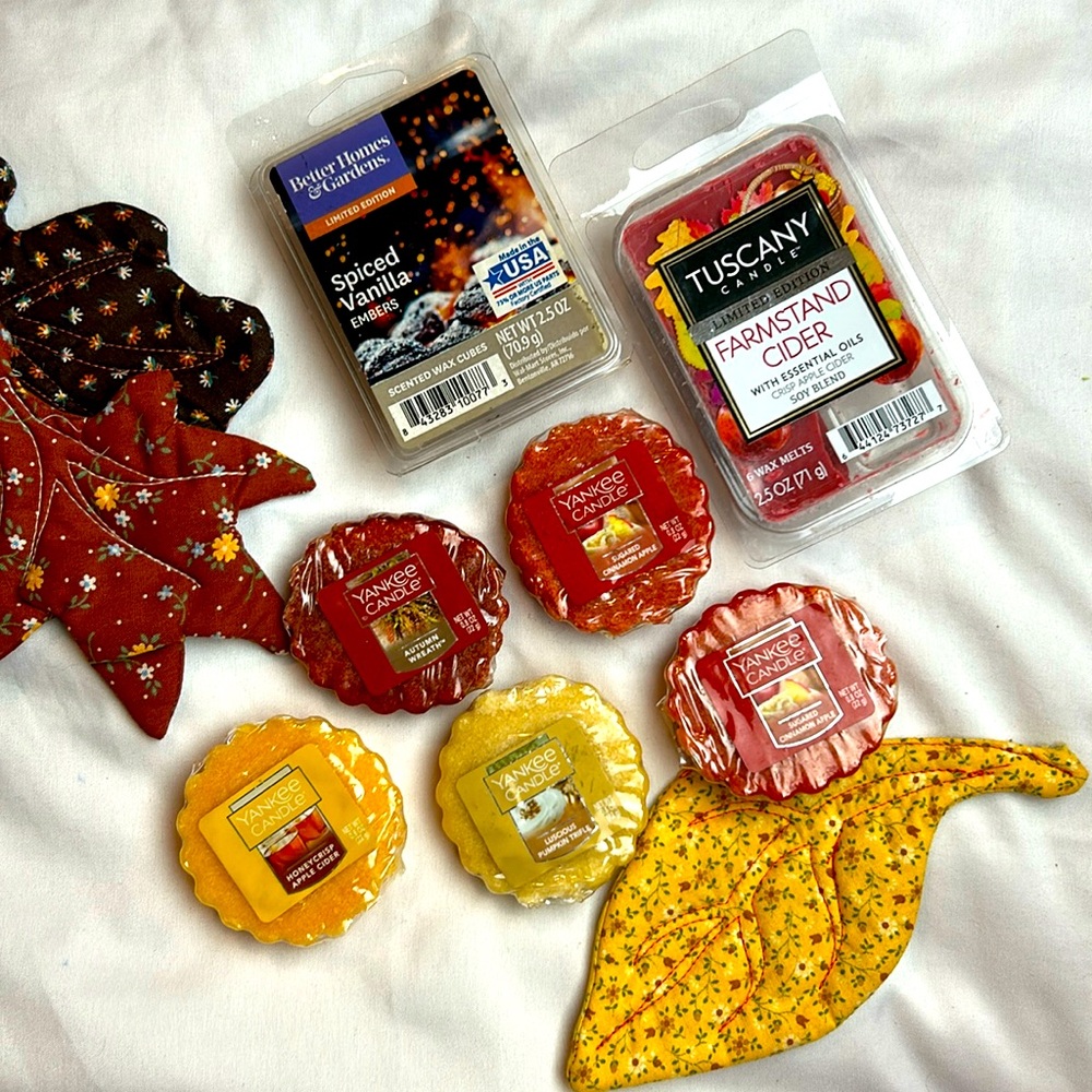 Yankee Candle bundle of 5 fall Wax Melts & Better homes & garden Spiced Vanilla